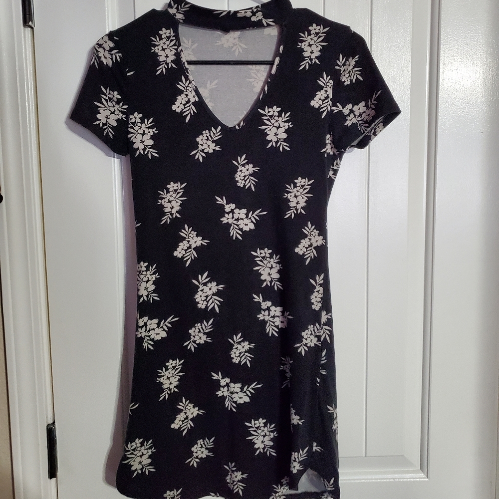 Forever 21 black bodycon dress size M